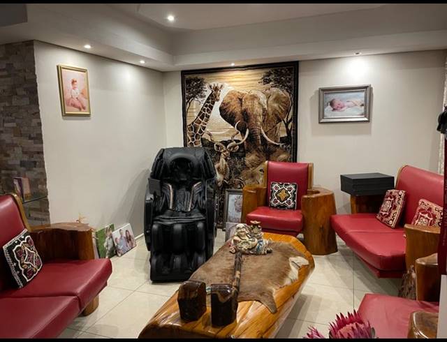 4 BEDROOM APARTMENT FOR SALE IN NEW TOWN CENTRE